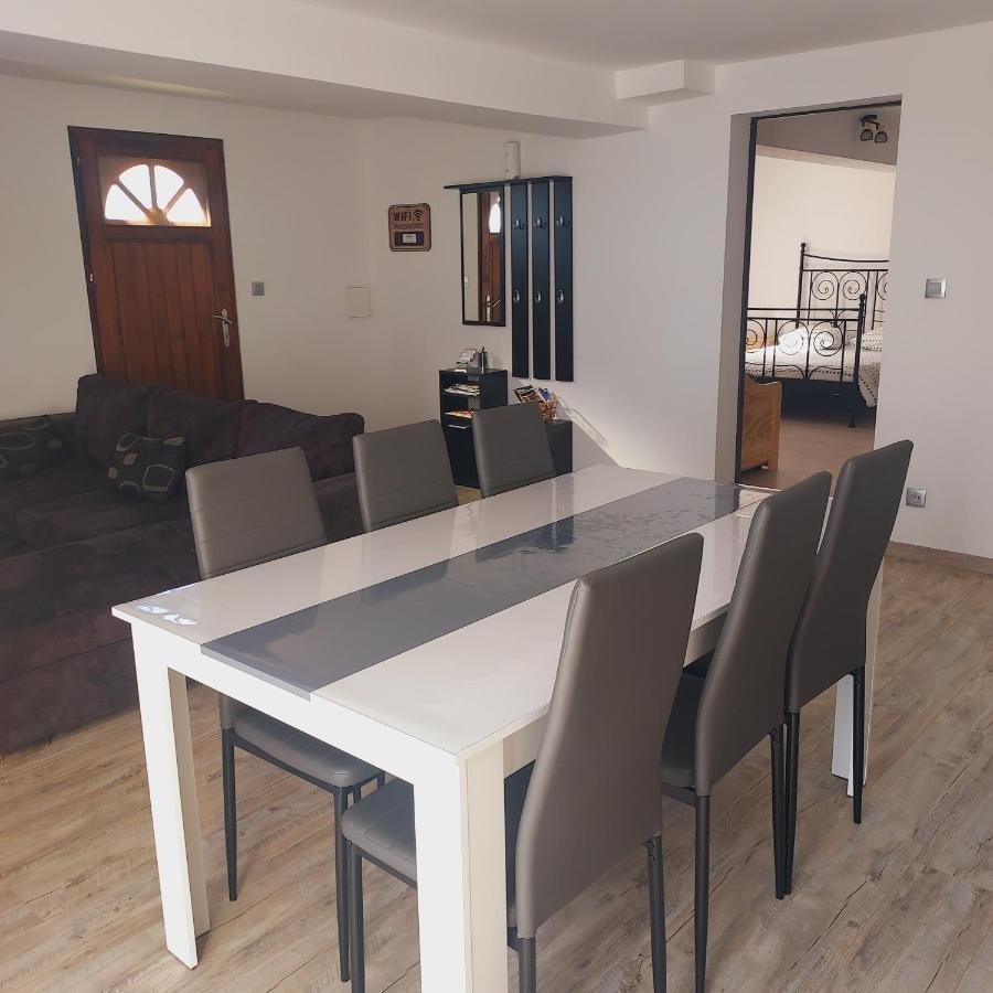 Au Petit Bois Magique Apartman Payrac Kültér fotó